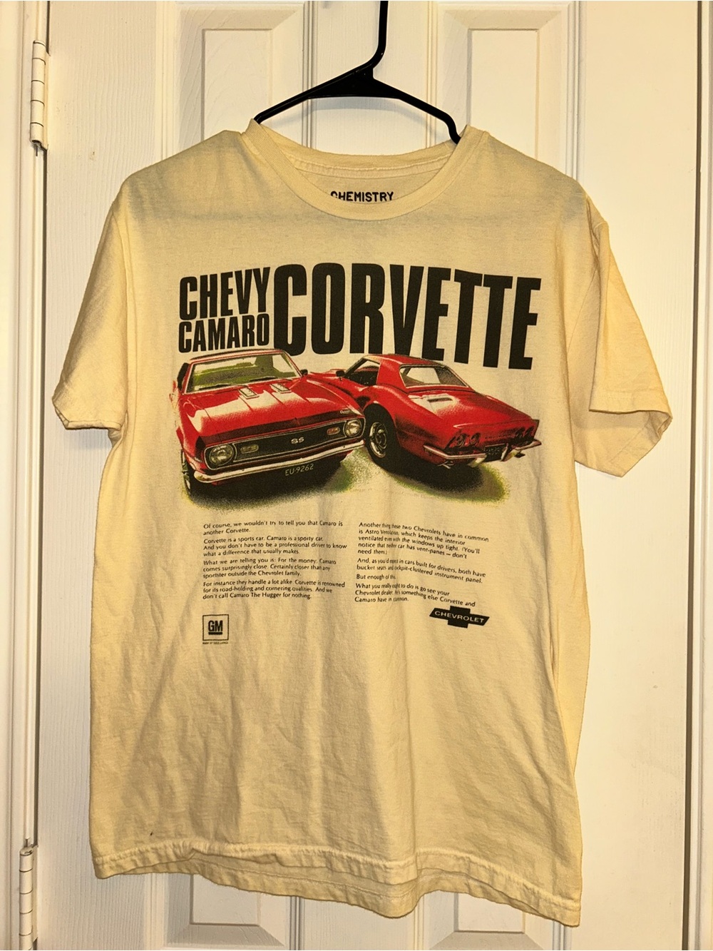 NWOT Chevy Camaro Corvette Graphic Tee - Cream with Red Print